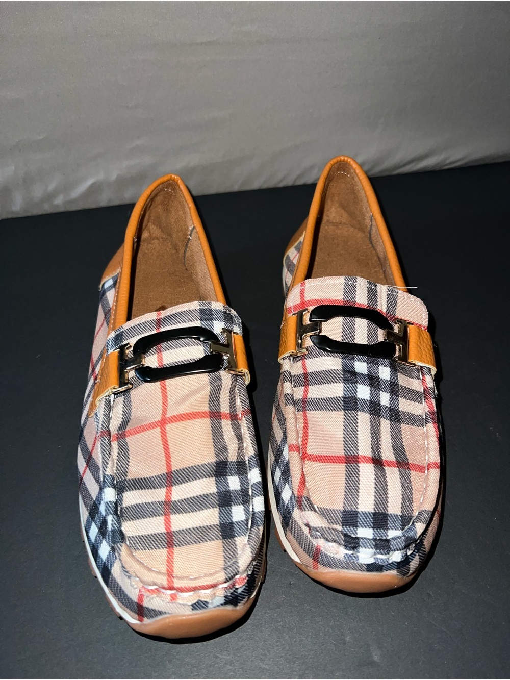 Woman Plaid Slip-On Loafers with Gold Accent - Tan/Black/Red